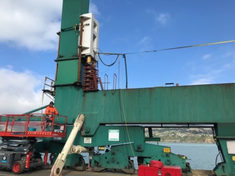 IMG 1002 470x353 - Lyttelton Port Crane Raising